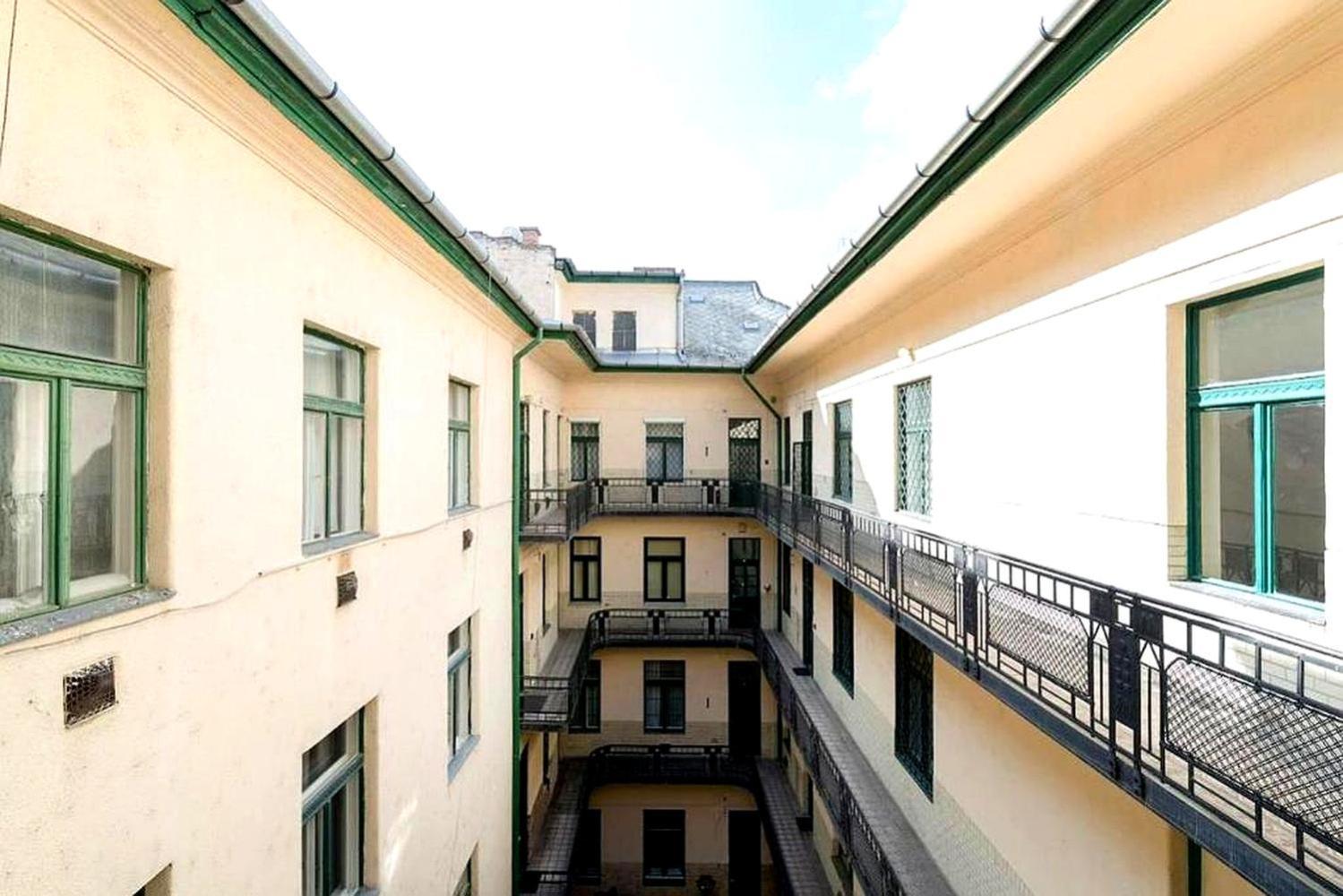 Vaci Street Apartments - Best Location In Budapest, Steps From The Danube, Budapest